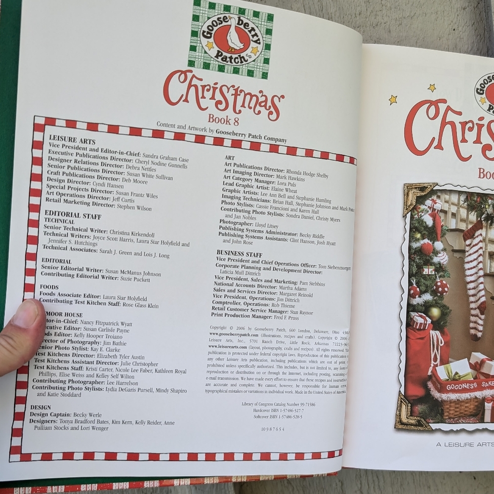 GOOSEBERRY PATCH Christmas Book 8 Hardcover Recipe Book Cookbook - Picture 4 of 7